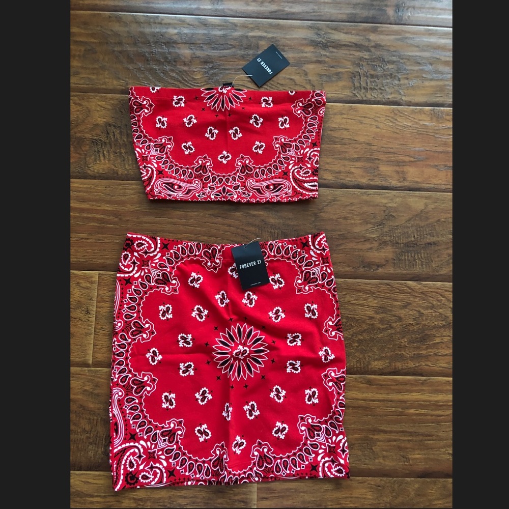 Brand new tube top outfit !!